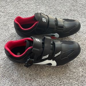 Peloton shoes size 44 (10.5)